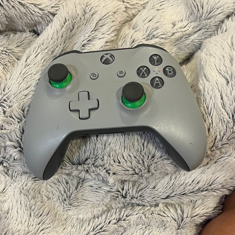 Xbox Wireless Controller - Gray and Black
